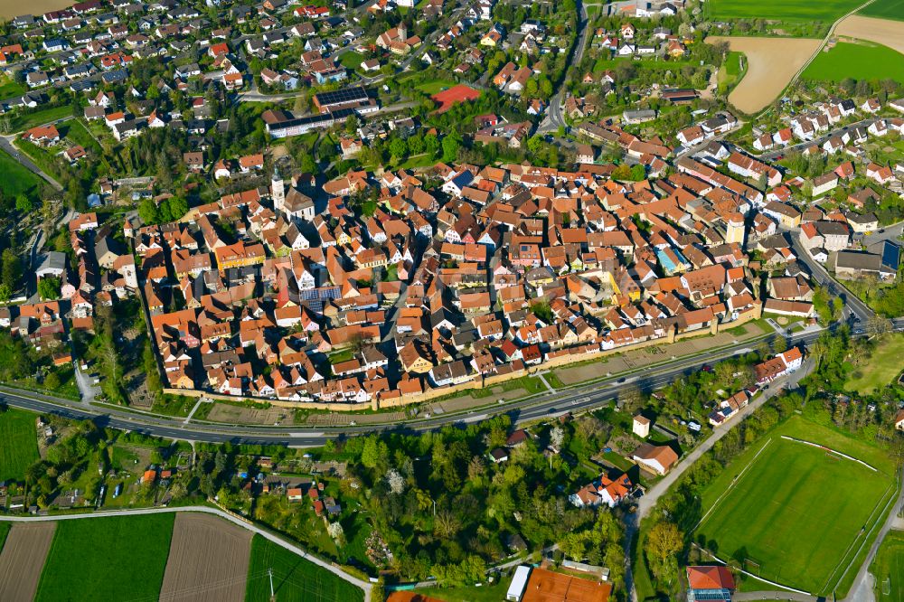 Mainbernheim von oben - Altstadtbereich und Innenstadtzentrum in Mainbernheim im Bundesland Bayern, Deutschland