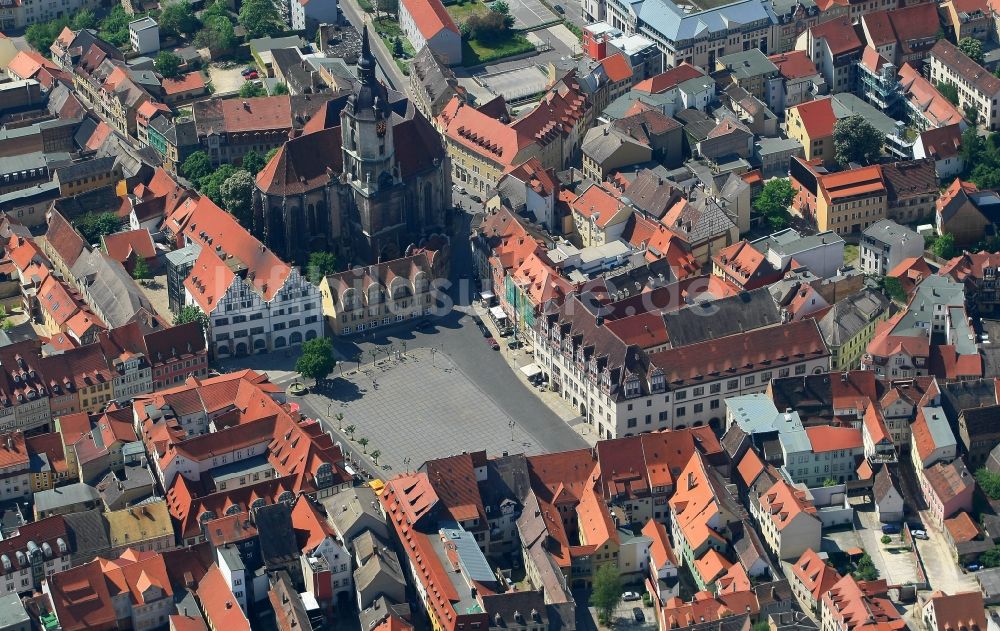 Naumburg (Saale) aus der Vogelperspektive: Altstadtbereich und Innenstadtzentrum mit Marktplatz und Kirche St.Wenzel in Naumburg (Saale)