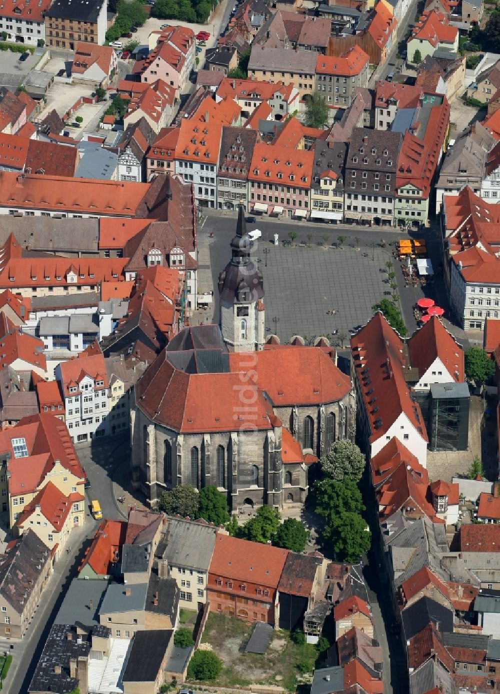 Naumburg (Saale) von oben - Altstadtbereich und Innenstadtzentrum mit Marktplatz und Kirche St.Wenzel in Naumburg (Saale)