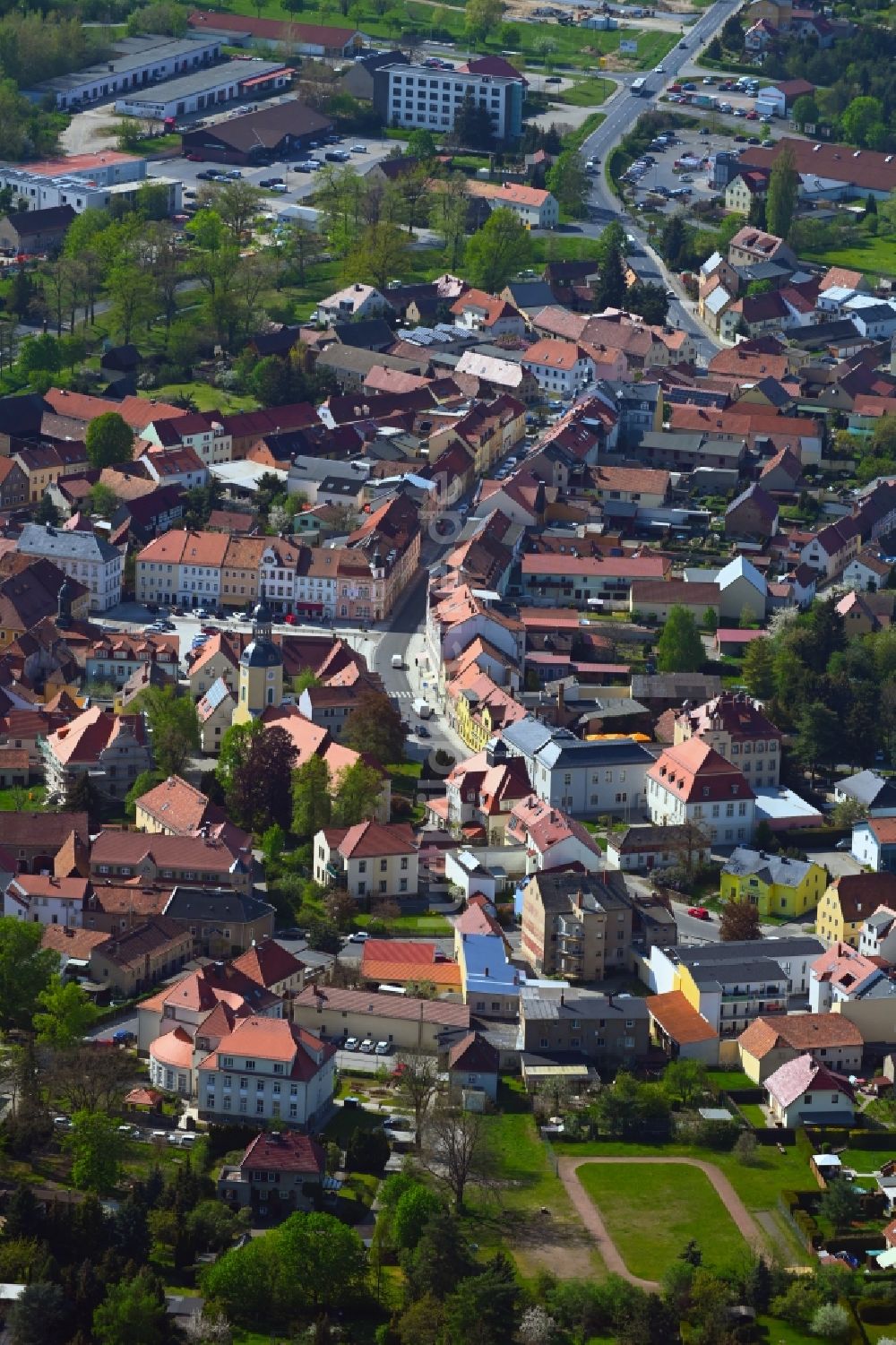 Luftbild Radeburg - Altstadtbereich und Innenstadtzentrum mit dem Marktplatz in Radeburg im Bundesland Sachsen, Deutschland
