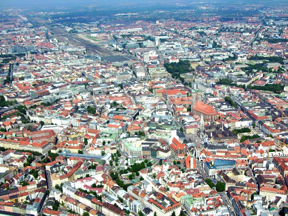 Luftbild München - Altstadtbereich und Innenstadtzentrum in München im Bundesland Bayern, Deutschland