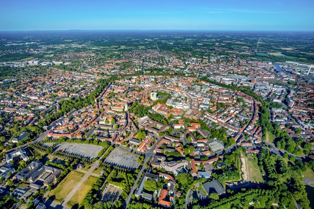 Luftaufnahme Münster - Altstadtbereich und Innenstadtzentrum in Münster im Bundesland Nordrhein-Westfalen, Deutschland