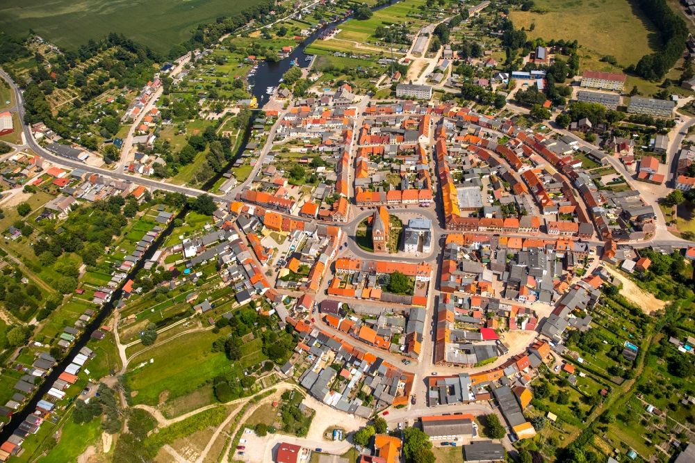 Neukalen von oben - Altstadtbereich und Innenstadtzentrum in Neukalen im Bundesland Mecklenburg-Vorpommern
