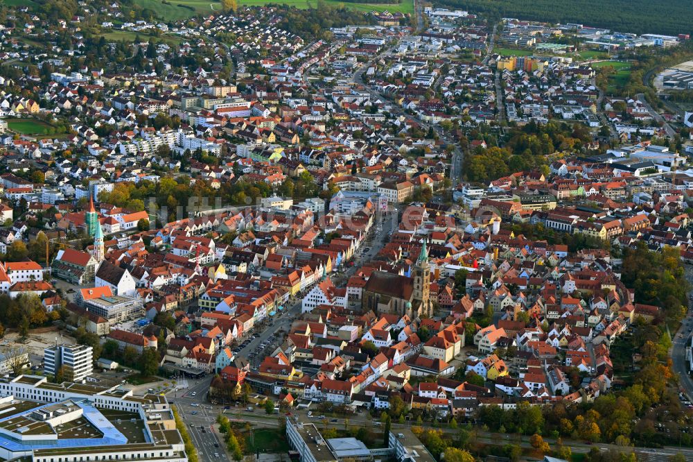 Luftaufnahme Neumarkt in der Oberpfalz - Altstadtbereich und Innenstadtzentrum in Neumarkt in der Oberpfalz im Bundesland Bayern, Deutschland