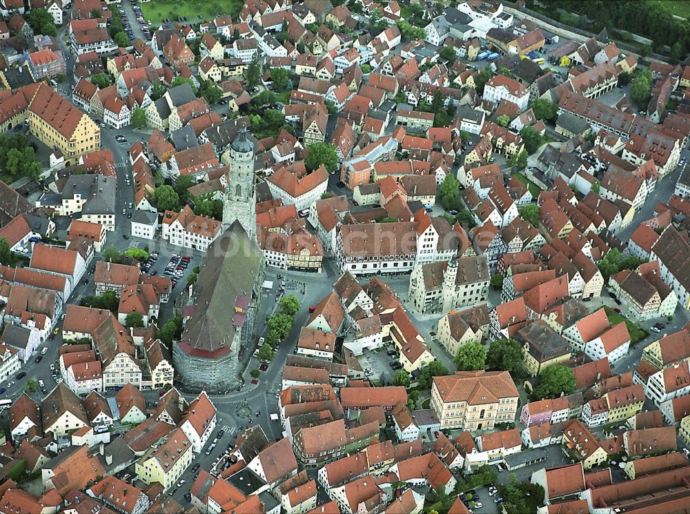 Luftaufnahme Nördlingen - Altstadtbereich und Innenstadtzentrum in Nördlingen im Bundesland Bayern, Deutschland