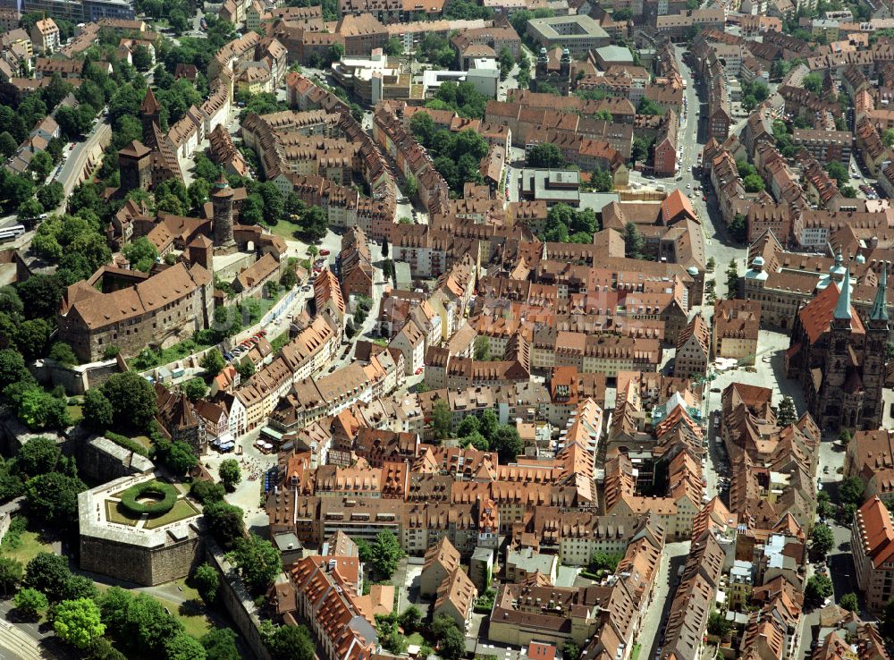Nürnberg von oben - Altstadtbereich und Innenstadtzentrum in Nürnberg im Bundesland Bayern, Deutschland