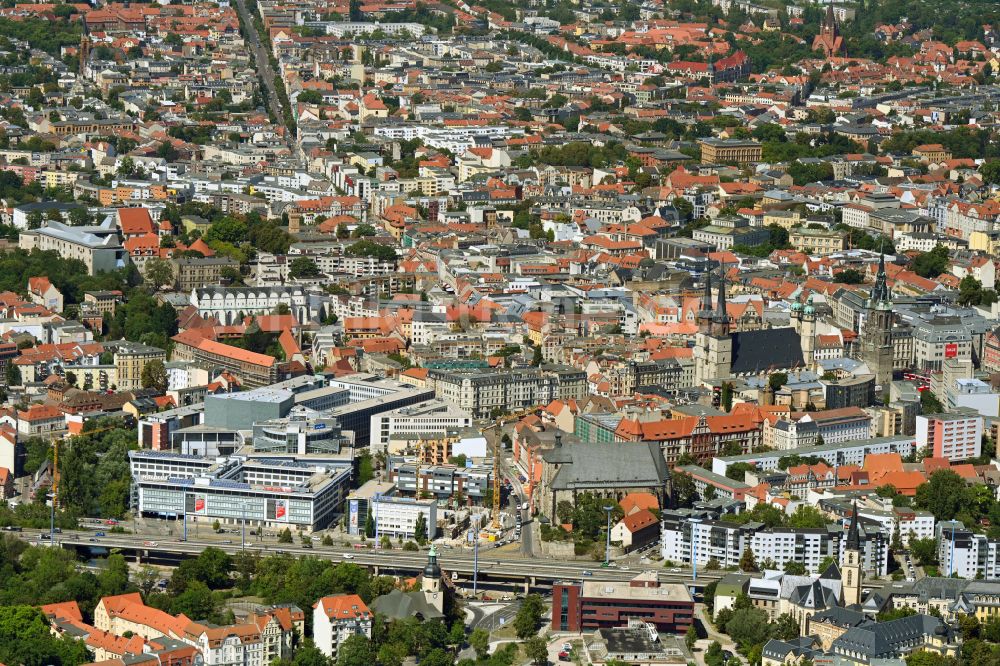 Luftaufnahme Halle (Saale) - Altstadtbereich und Innenstadtzentrum im Ortsteil Mitte in Halle (Saale) im Bundesland Sachsen-Anhalt, Deutschland