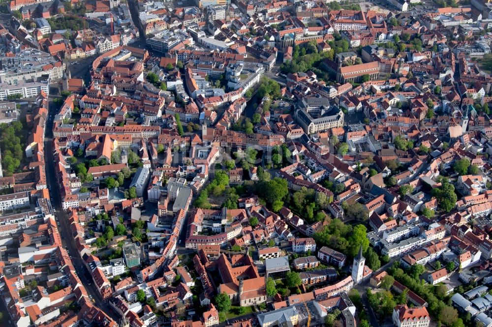 Erfurt von oben - Altstadtbereich und Innenstadtzentrum im Ortsteil Zentrum in Erfurt im Bundesland Thüringen, Deutschland