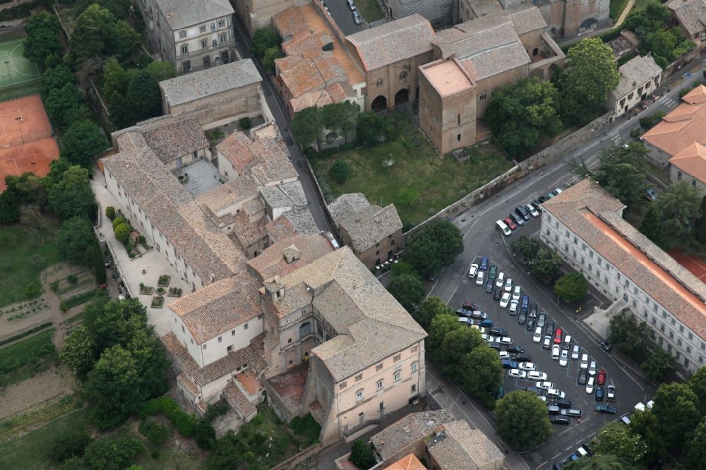 Orvieto aus der Vogelperspektive: Altstadtbereich und Innenstadtzentrum in Orvieto in Umbrien in Italien