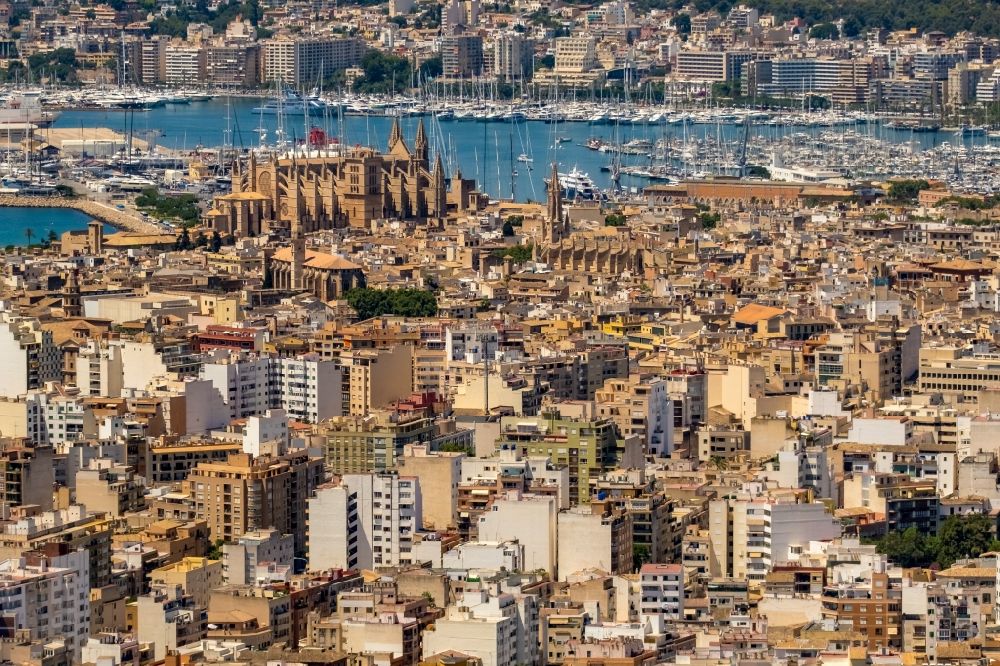 Luftbild Palma - Altstadtbereich und Innenstadtzentrum in Palma in Balearische Insel Mallorca, Spanien