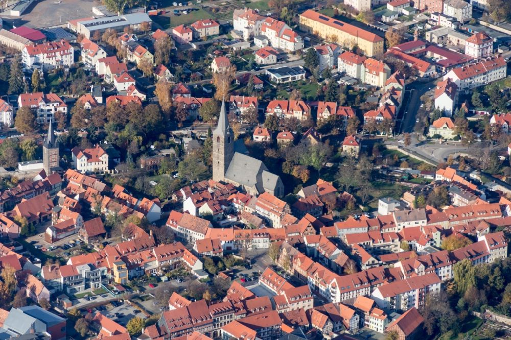 Luftaufnahme Quedlinburg - Altstadtbereich und Innenstadtzentrum in Quedlinburg im Bundesland Sachsen-Anhalt, Deutschland