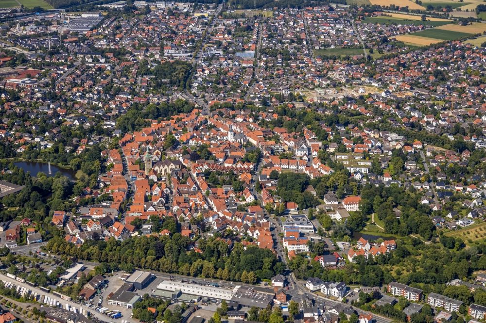 Luftbild Rheda-Wiedenbrück - Altstadtbereich und Innenstadtzentrum in Rheda-Wiedenbrück im Bundesland Nordrhein-Westfalen, Deutschland