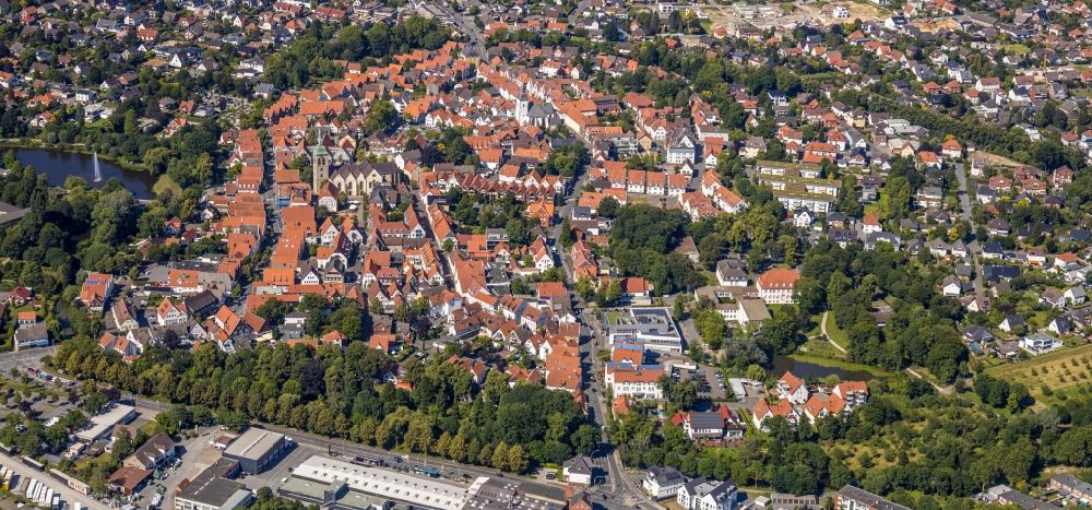 Luftaufnahme Rheda-Wiedenbrück - Altstadtbereich und Innenstadtzentrum in Rheda-Wiedenbrück im Bundesland Nordrhein-Westfalen, Deutschland