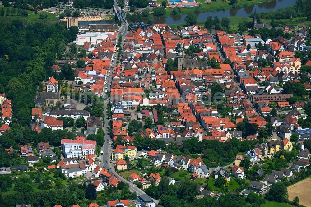 Rinteln von oben - Altstadtbereich und Innenstadtzentrum in Rinteln im Bundesland Niedersachsen, Deutschland