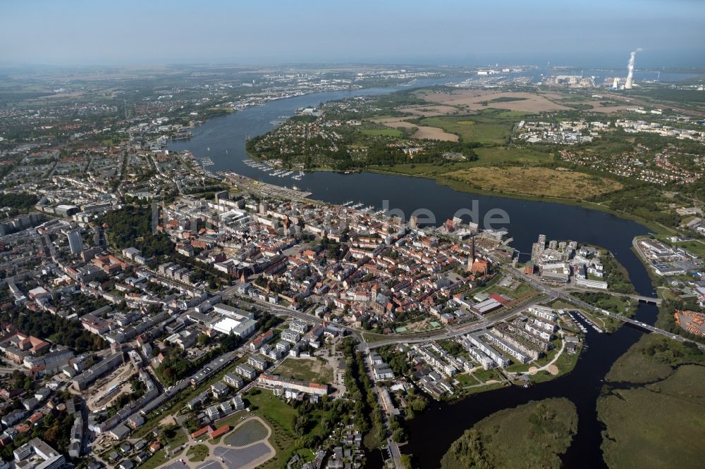Luftbild Rostock - Altstadtbereich und Innenstadtzentrum in Rostock im Bundesland Mecklenburg-Vorpommern, Deutschland