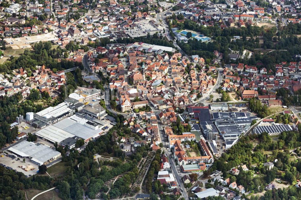 Roth von oben - Altstadtbereich und Innenstadtzentrum in Roth im Bundesland Bayern, Deutschland