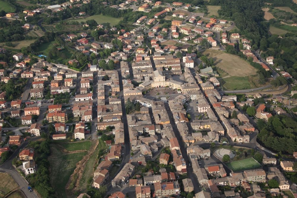Luftaufnahme San Lorenzo Nuovo - Altstadtbereich und Innenstadtzentrum von San Lorenzo Nuovo in Italien