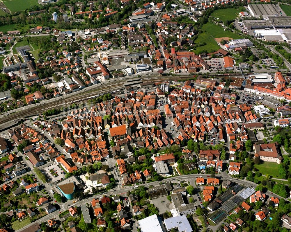 Schorndorf aus der Vogelperspektive: Altstadtbereich und Innenstadtzentrum in Schorndorf im Bundesland Baden-Württemberg, Deutschland