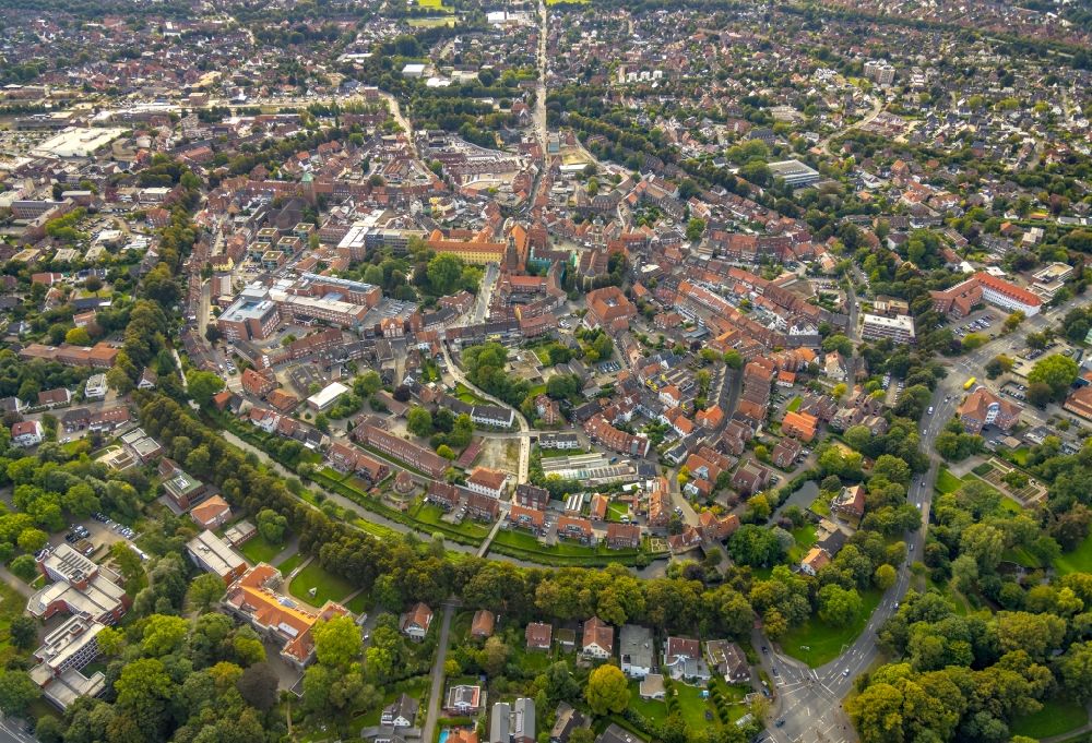 Luftaufnahme Steinfurt - Altstadtbereich und Innenstadtzentrum in Steinfurt im Bundesland Nordrhein-Westfalen, Deutschland
