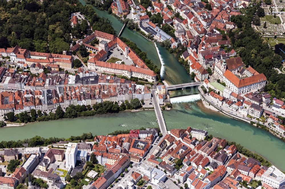 Luftaufnahme Steyr - Altstadtbereich und Innenstadtzentrum in Steyr in Oberösterreich, Österreich