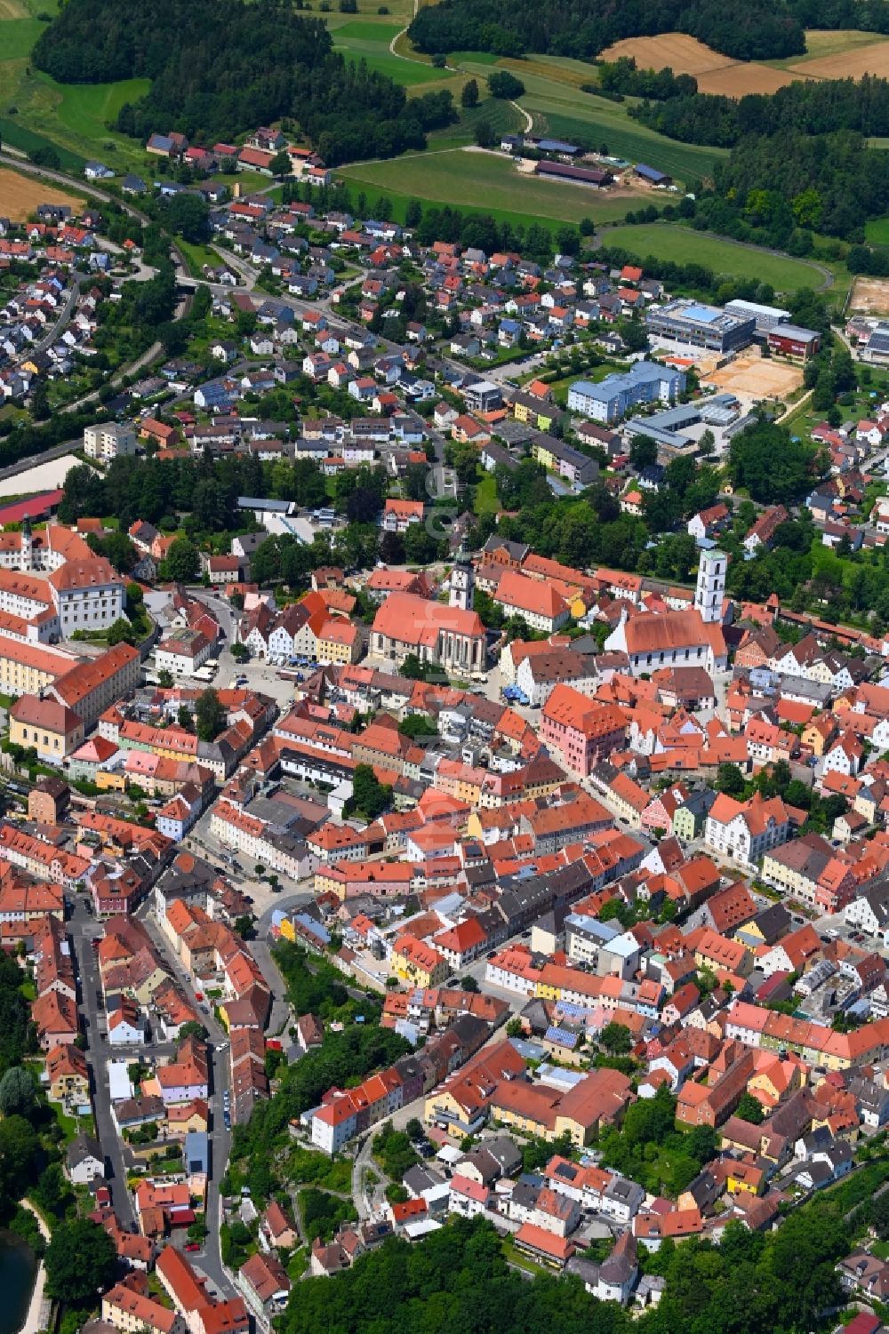 Sulzbach-Rosenberg aus der Vogelperspektive: Altstadtbereich und Innenstadtzentrum in Sulzbach-Rosenberg im Bundesland Bayern, Deutschland