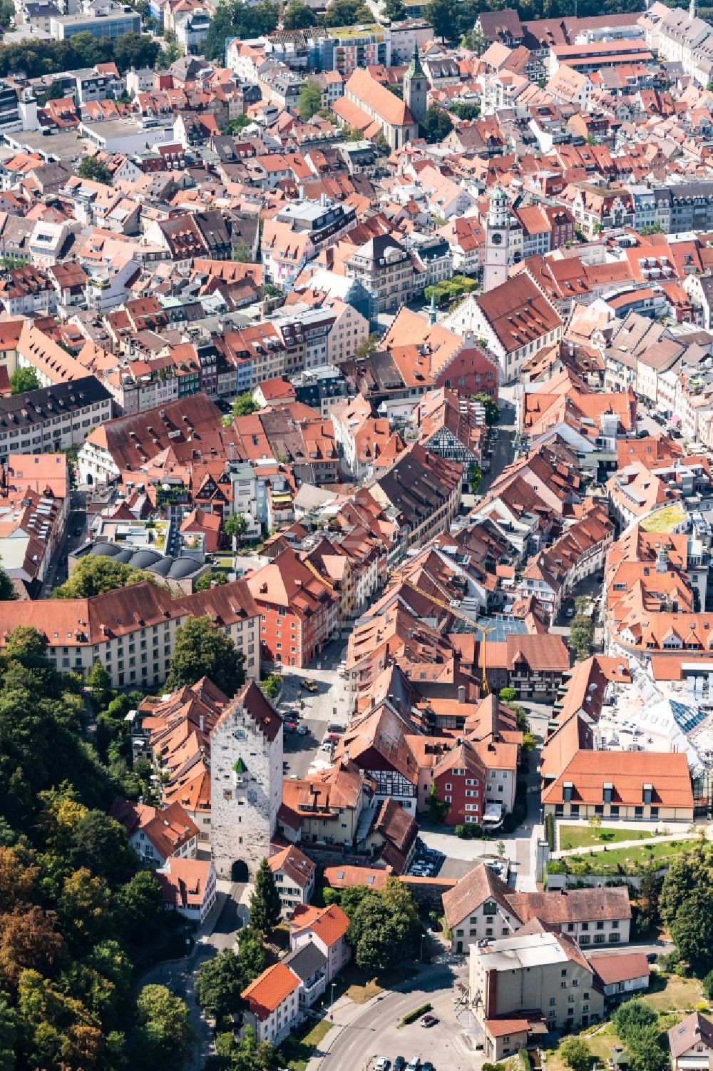 Luftbild Ravensburg - Altstadtbereich und Innenstadtzentrum im Vordergrund ist das Obertor zu sehen in Ravensburg im Bundesland Baden-Württemberg, Deutschland