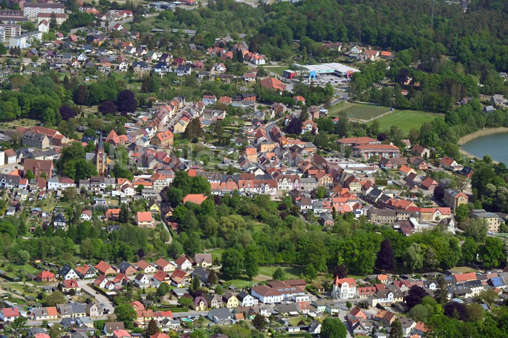 Warin von oben - Altstadtbereich und Innenstadtzentrum in Warin im Bundesland Mecklenburg-Vorpommern, Deutschland