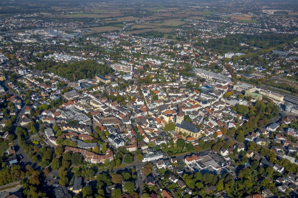 Unna von oben - Altstadtbereich und Innenstadtzentrum an der Wasserstraße in Unna im Bundesland Nordrhein-Westfalen, Deutschland