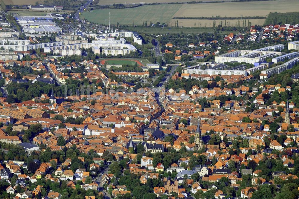 Luftaufnahme Wernigerode - Altstadtbereich und Innenstadtzentrum in Wernigerode im Bundesland Sachsen-Anhalt, Deutschland