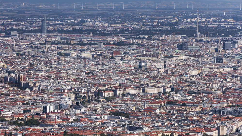 Luftaufnahme Wien - Altstadtbereich und Innenstadtzentrum in Wien in Österreich