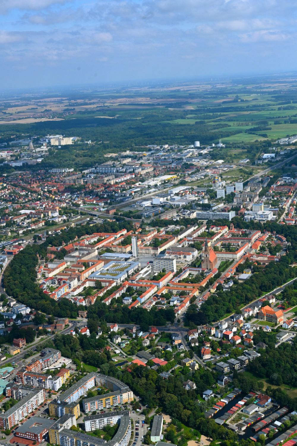Luftaufnahme Neubrandenburg - Altstadtbereich am Marktplatz in Neubrandenburg im Bundesland Mecklenburg-Vorpommern, Deutschland
