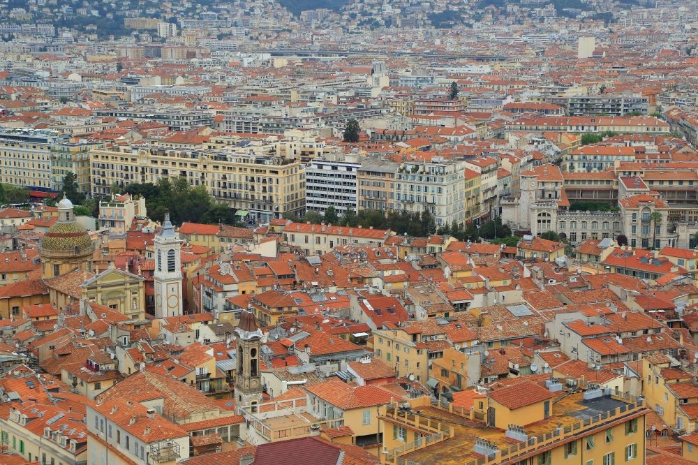 Luftaufnahme Nizza - Altstadtbereich im Ortsteil Vieux Nice in Nizza in Provence-Alpes-Cote d'Azur, Frankreich