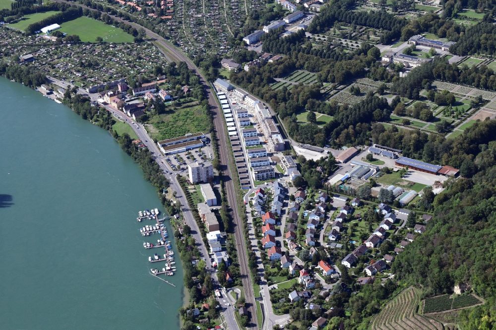 Luftaufnahme Riehen - An der Landesgrenze zur Schweiz liegt die Baustelle zum Neubau der Mehrfamilienhaus-Wohnanlage Hornacker in Grenzach-Wyhlen im Bundesland Baden-Württemberg, Deutschland