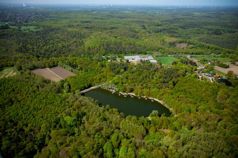 Luftaufnahme Bottrop - Angelpark Zur Grafenmühle im Grafenwald in Bottrop im Bundesland Nordrhein-Westfalen, Deutschland