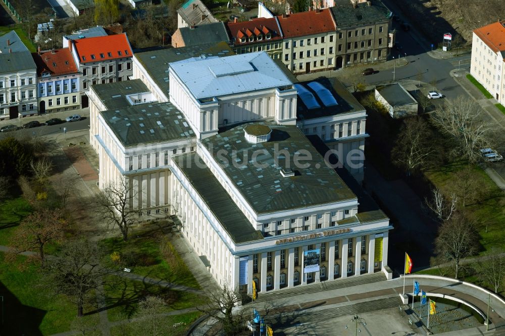 Luftaufnahme Dessau - Anhaltisches Theater in Dessau im Bundesland Sachsen-Anhalt, Deutschland