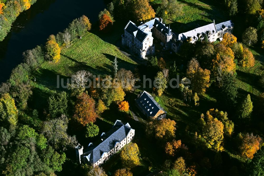 Luftbild Friedrichroda - Anlage des Schlosses Reinhardsbrunn in Reinhardsbrunn im Bundesland Thüringen, Deutschland