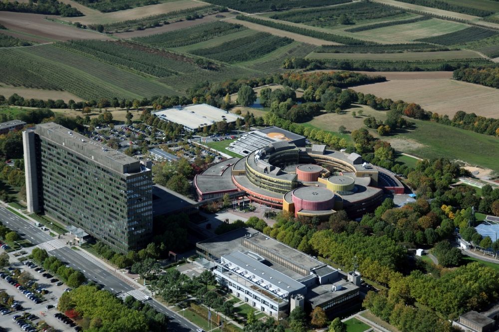 Mainz aus der Vogelperspektive: Anlage des ZDF im Stadtteil Lerchenberg in Mainz im Bundesland Rheinland-Pfalz