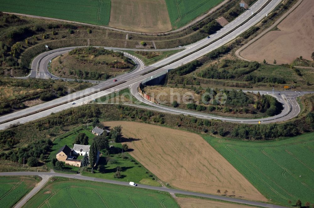 Hartmannsdorf aus der Vogelperspektive: Anschlussstelle Hartmannsdorf an der Autobahn BAB A 72 in Sachsen