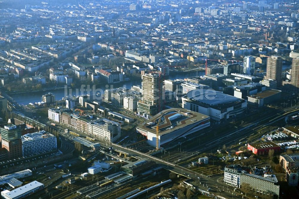 Berlin von oben - Anschutz Areal am Ufer des Flußverlaufes der Spree im Ortsteil Friedrichshain in Berlin, Deutschland