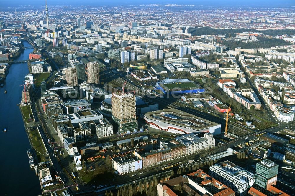 Berlin von oben - Anschutz Areal am Ufer des Flußverlaufes der Spree im Ortsteil Friedrichshain in Berlin, Deutschland