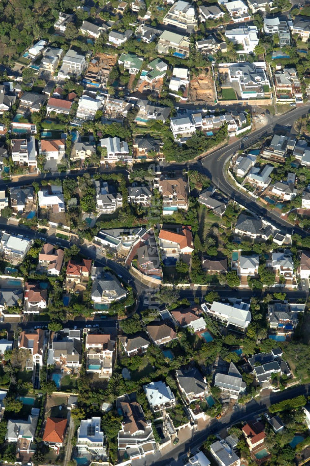 Luftaufnahme Kapstadt - Ansicht des Bezirks Camps Bay in Kapstadt