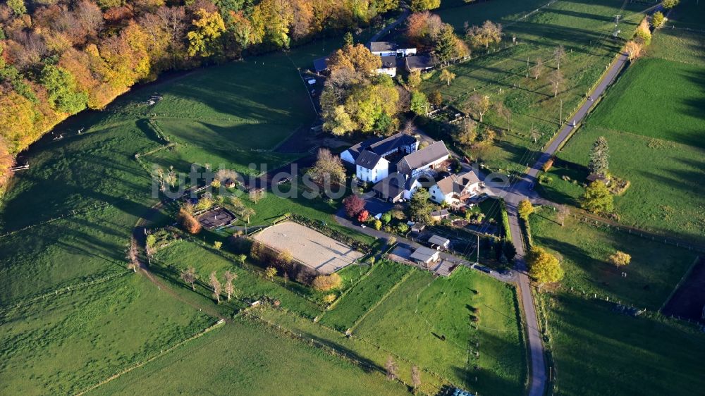 Luftaufnahme Hennef (Sieg) - Ansicht des Dorfes Busch im Bundesland Nordrhein-Westfalen, Deutschland