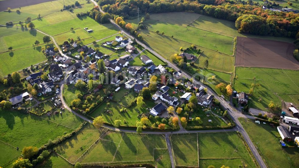 Luftbild Hennef (Sieg) - Ansicht des Dorfes Wellesberg im Bundesland Nordrhein-Westfalen, Deutschland