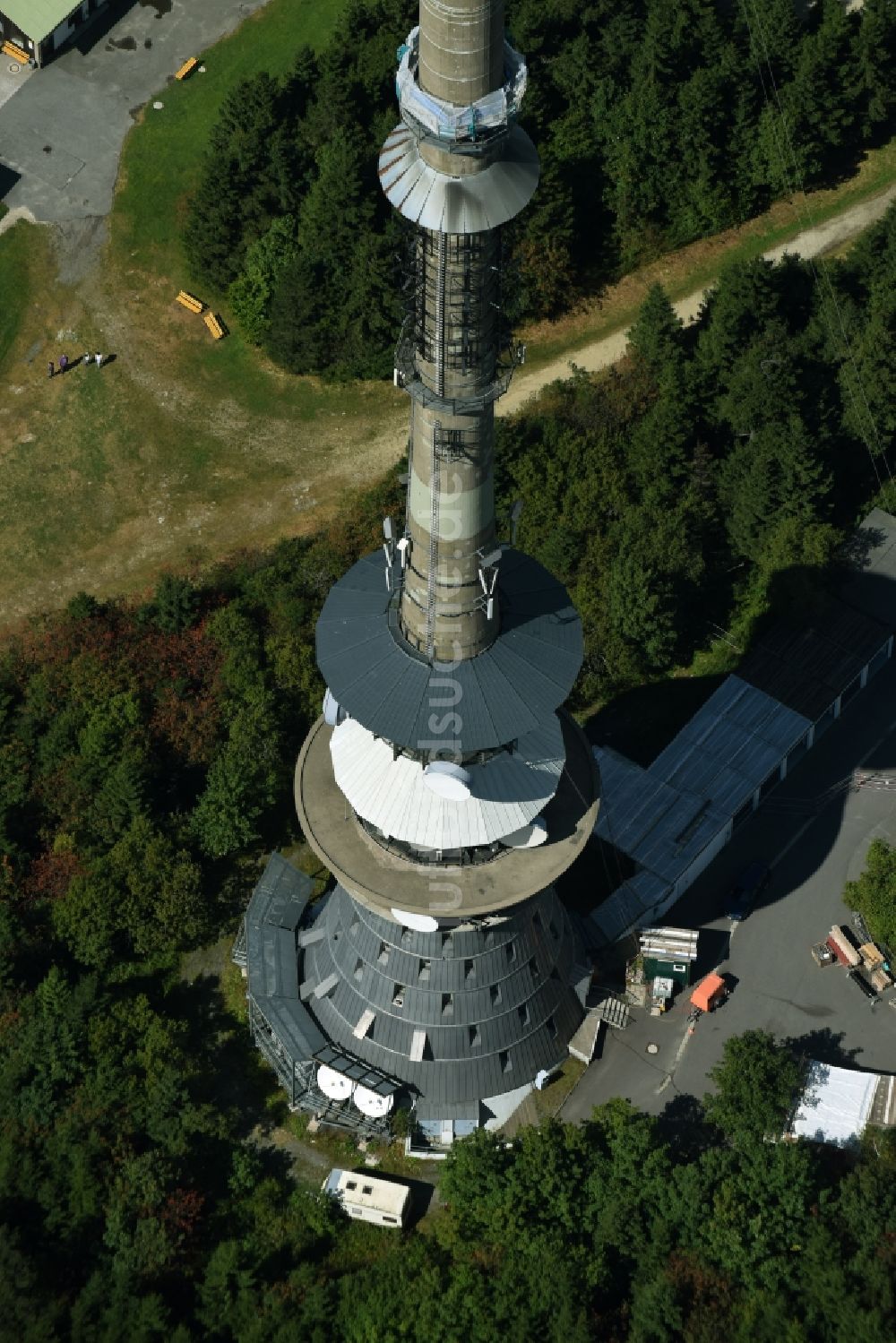 Bischofsgrün von oben - Antennen- Sendeturm und Funkmast Sender Ochsenkopf in Bischofsgrün im Bundesland Bayern