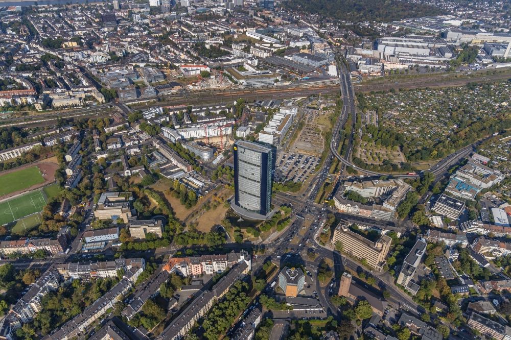 Düsseldorf von oben - ARAG-Tower des Versicherungs- Unternehmens ARAG SE in Düsseldorf im Bundesland Nordrhein-Westfalen