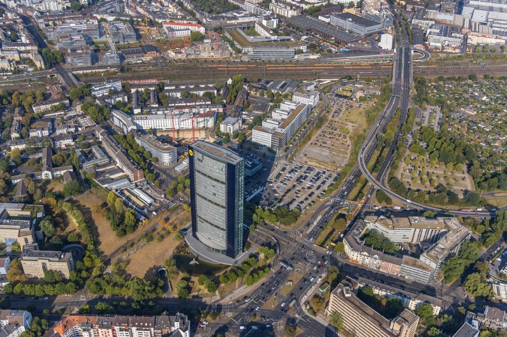 Düsseldorf aus der Vogelperspektive: ARAG-Tower des Versicherungs- Unternehmens ARAG SE in Düsseldorf im Bundesland Nordrhein-Westfalen