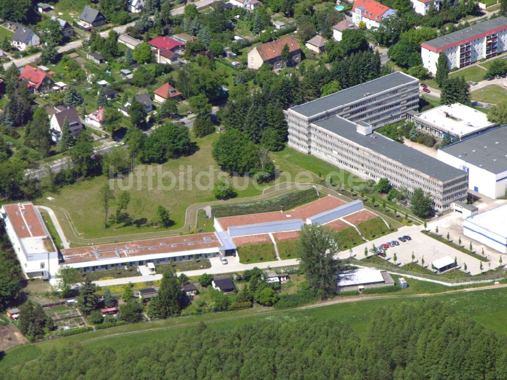 Luftaufnahme Hoppegarten - Archiv- Gebäude Bundesarchiv - Zwischenarchiv in Hoppegarten im Bundesland Brandenburg, Deutschland