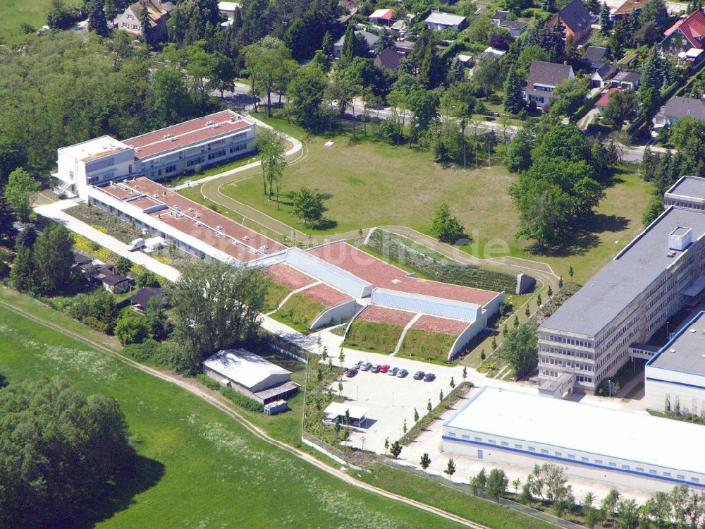 Hoppegarten aus der Vogelperspektive: Archiv- Gebäude Bundesarchiv - Zwischenarchiv in Hoppegarten im Bundesland Brandenburg, Deutschland