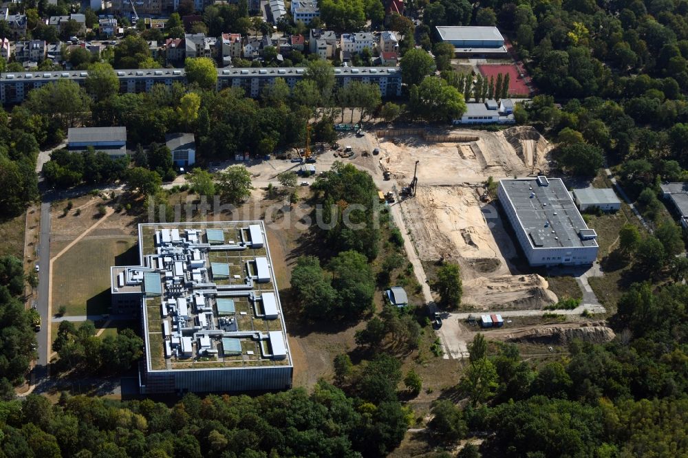 Luftaufnahme Berlin - Archiv- Gebäude am Fürstenwalder Damm im Ortsteil Friedrichshagen in Berlin, Deutschland