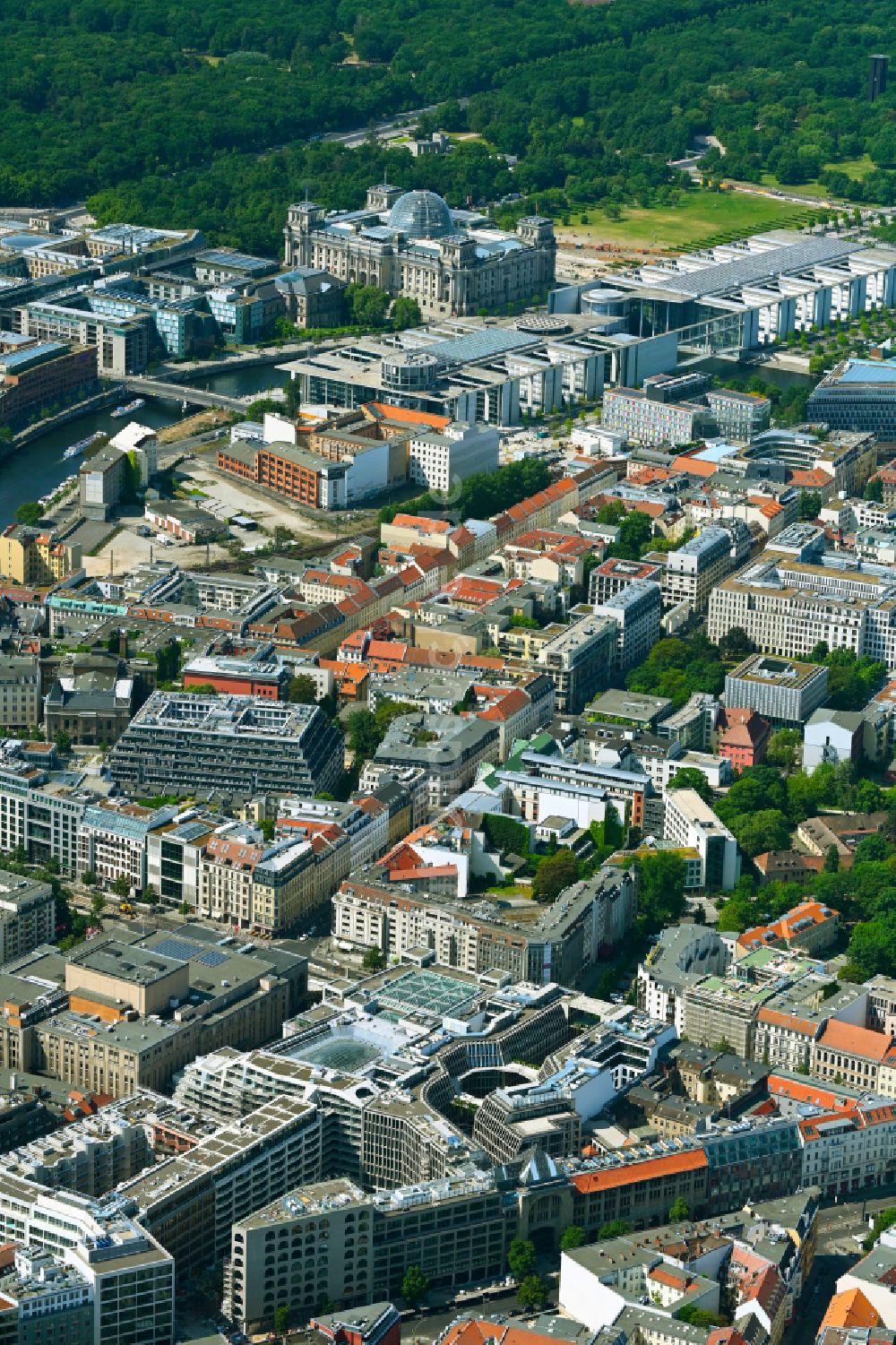 Luftaufnahme Berlin - Areal am Tacheles an der Oranienburger Straße im Ortsteil Mitte in Berlin, Deutschland